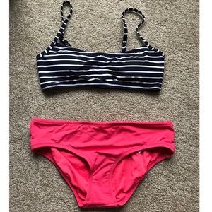 BNWT women’s size small Gap Bathing suit!!!
